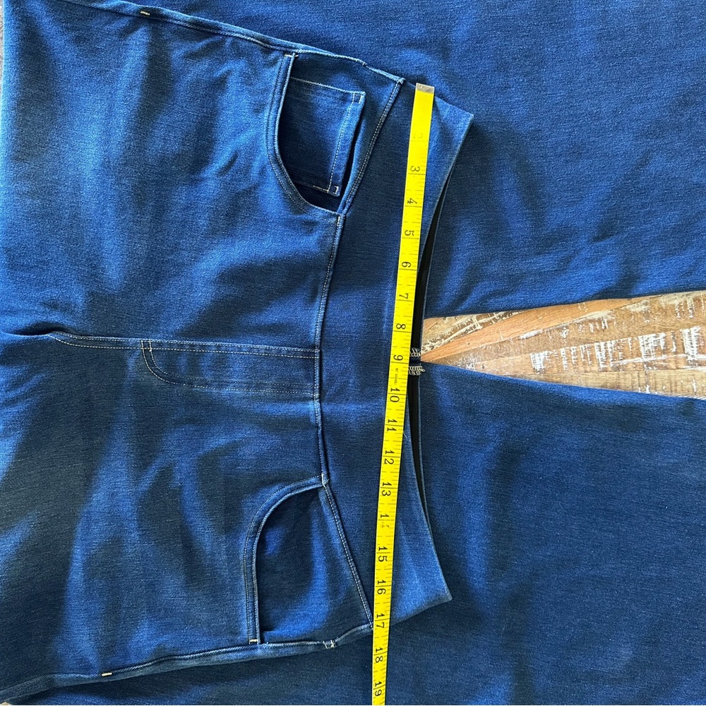 Halara NWT Large Petite pull on wide leg jeans - Picture 5 of 7